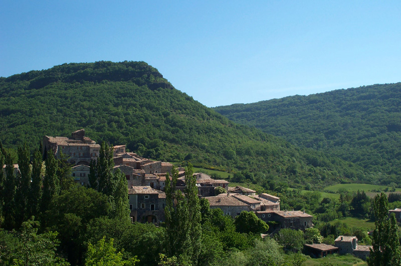 Aubignas village
